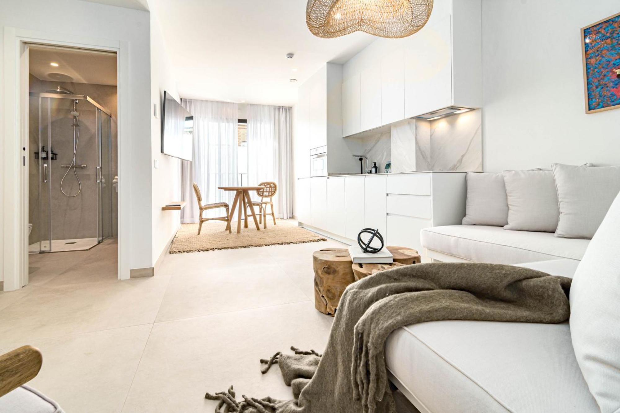 Seaclub Suites Estepona Esterno foto