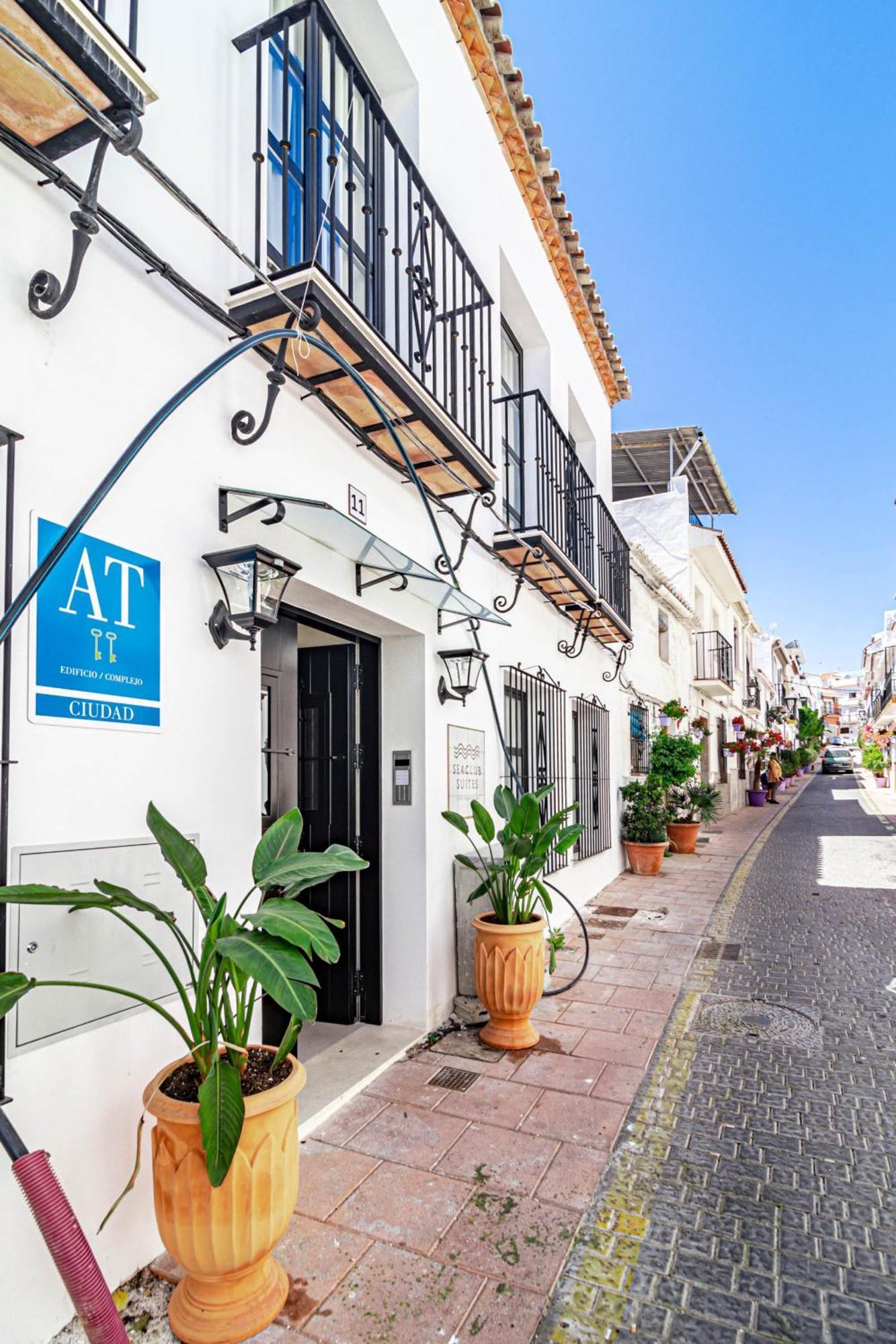 Seaclub Suites Estepona Esterno foto