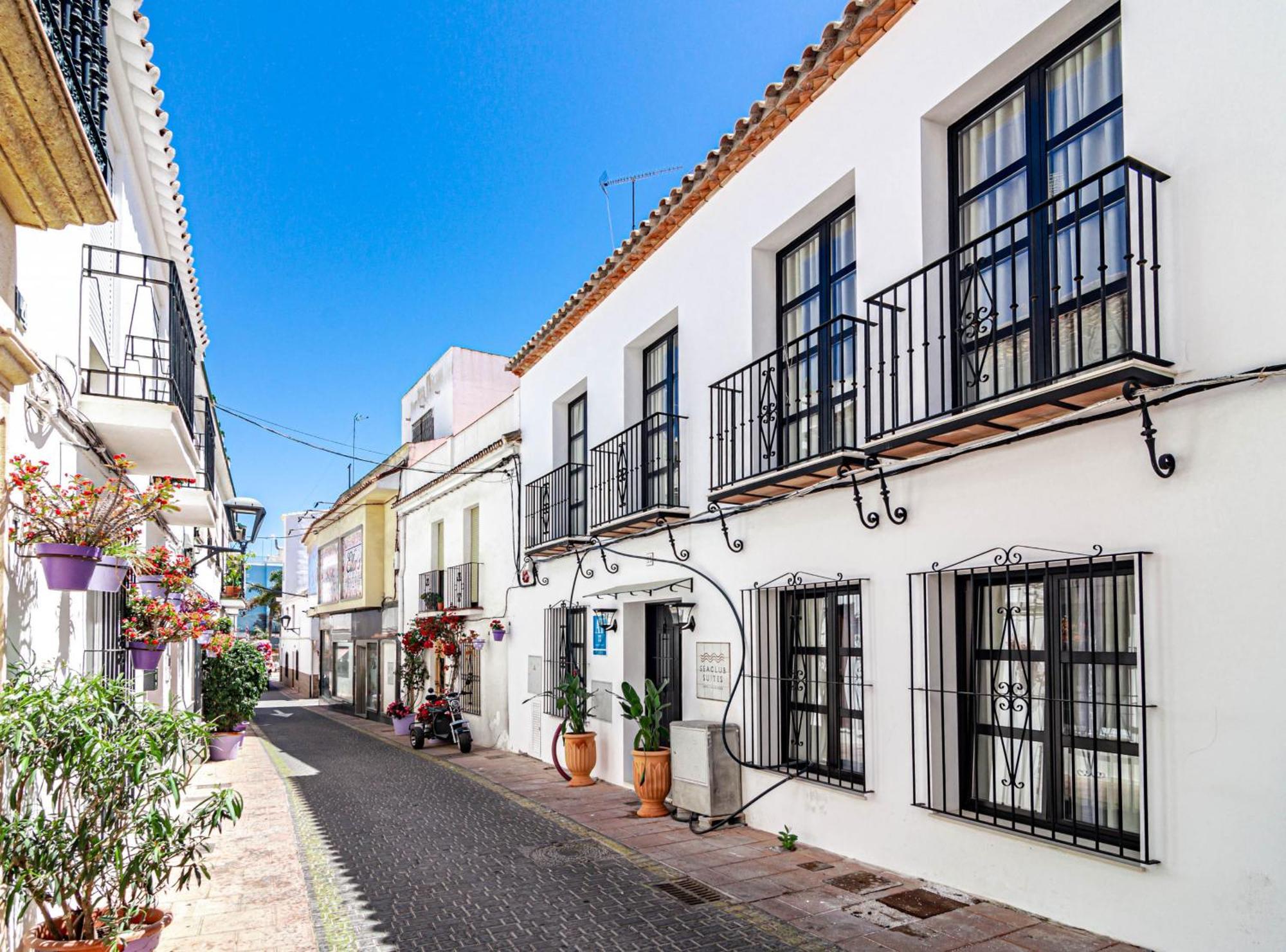 Seaclub Suites Estepona Esterno foto