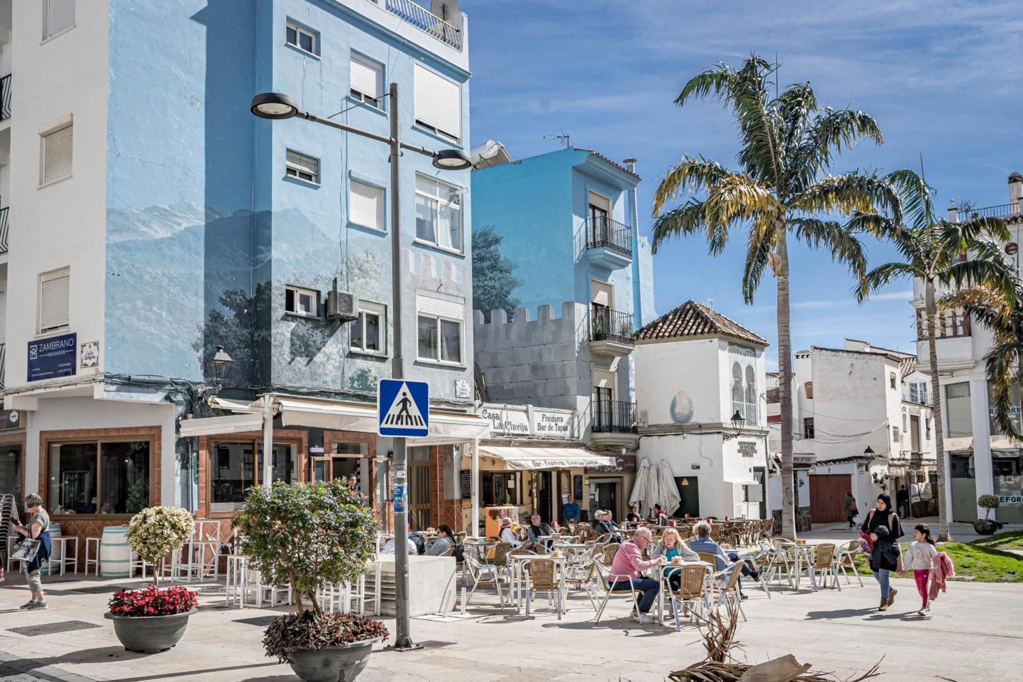 Seaclub Suites Estepona Esterno foto